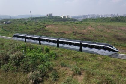 primeiro trem da linha 17 ouro do metrô de são paulo