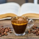 café