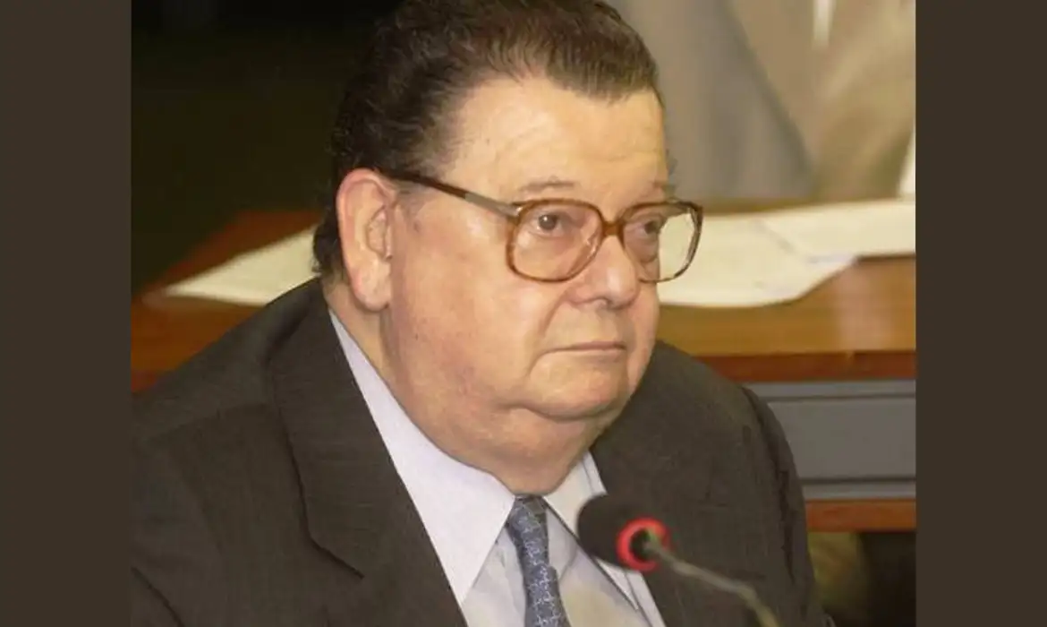 delfim neto