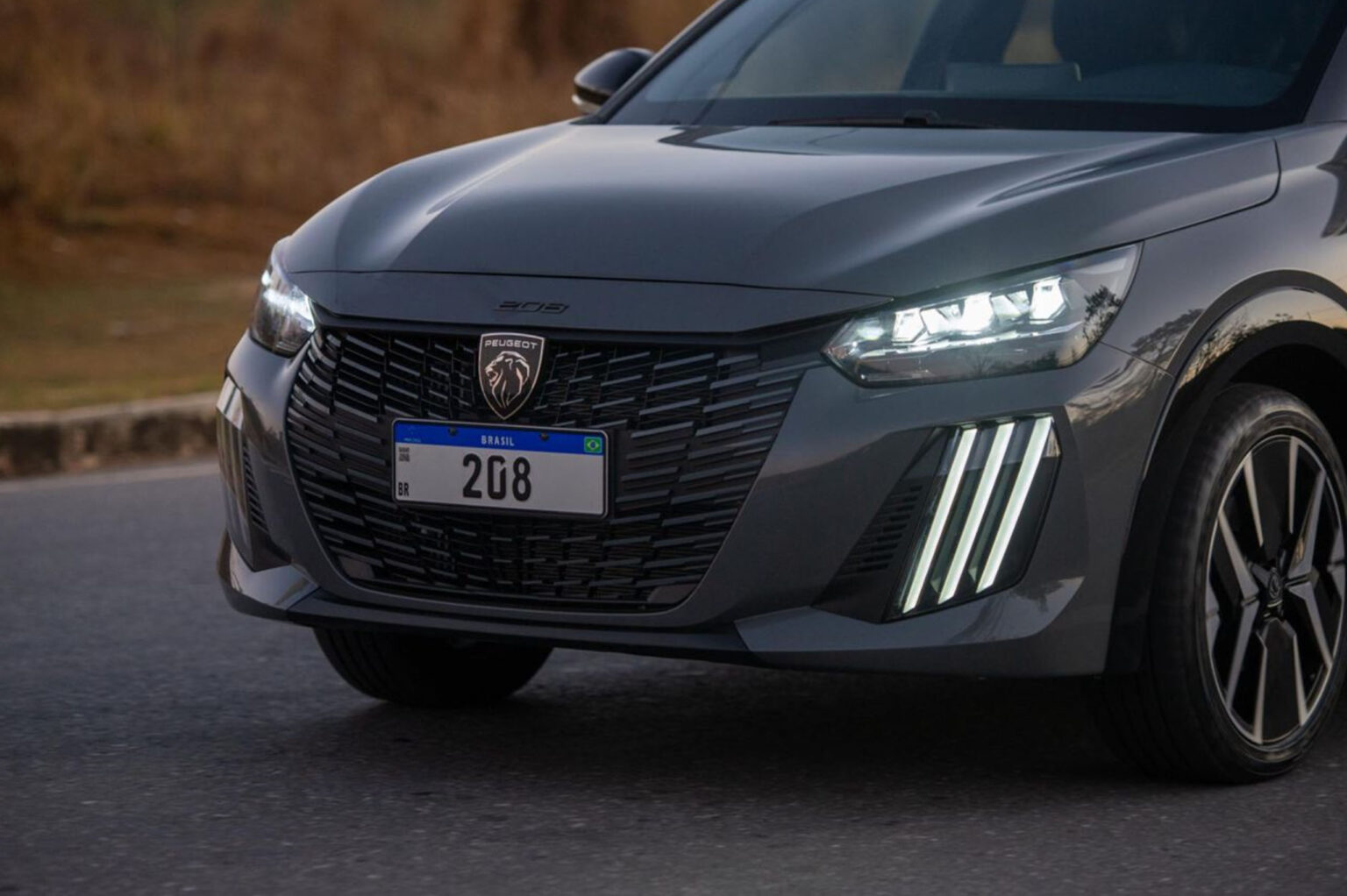 Peugeot divulga valores do novo 208 2025; veja os preços e versões