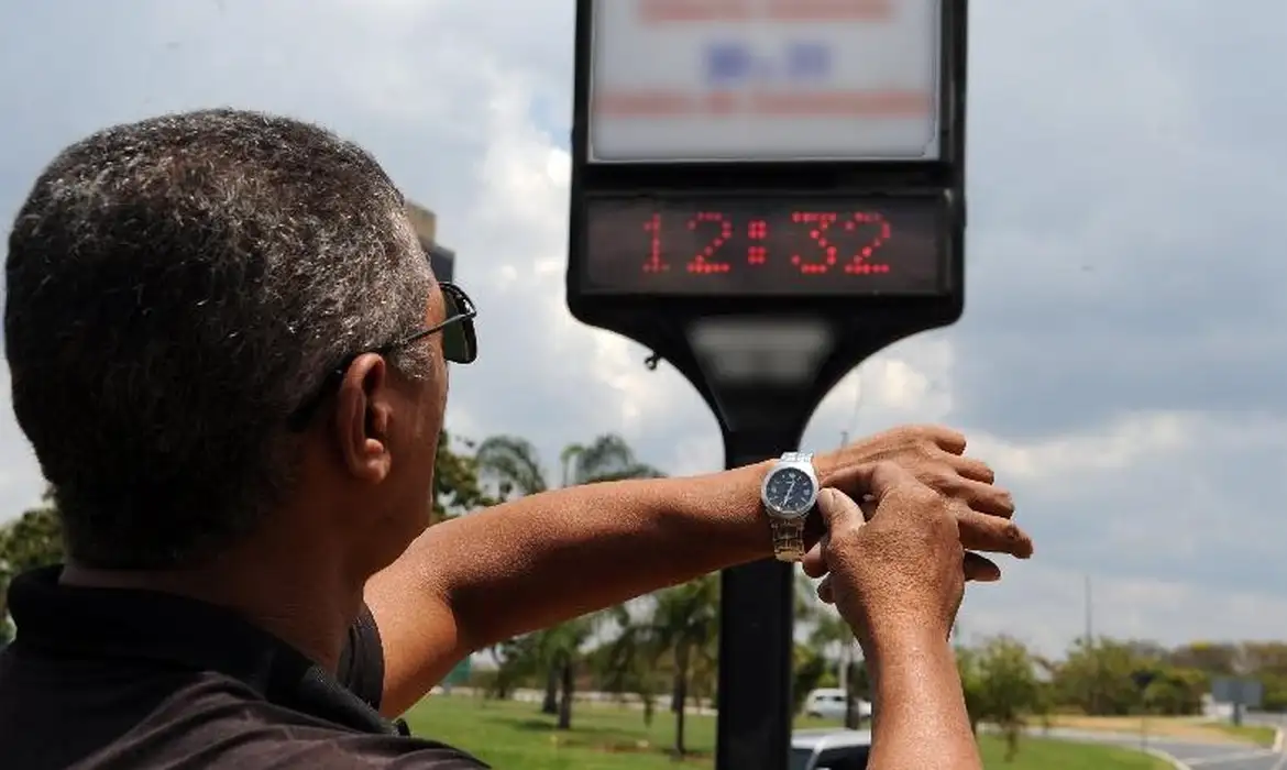 relogio horario de verao vale esta