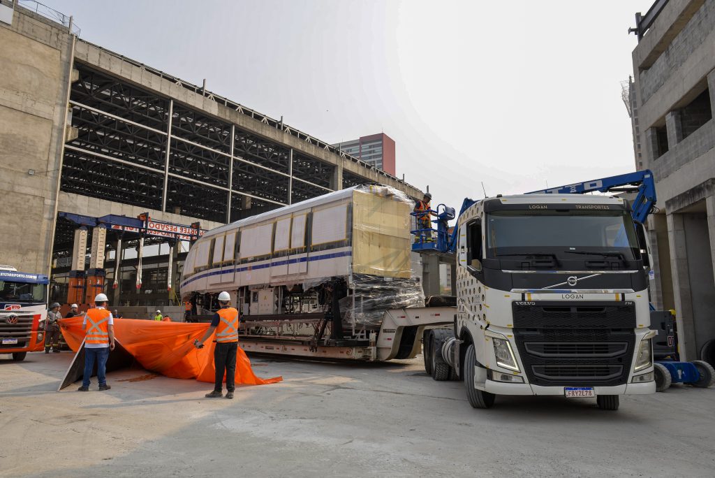 transporte primeiro trem linha 17 ouro 1024x684